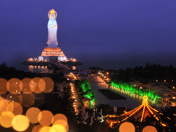 海上观音夜景.jpg